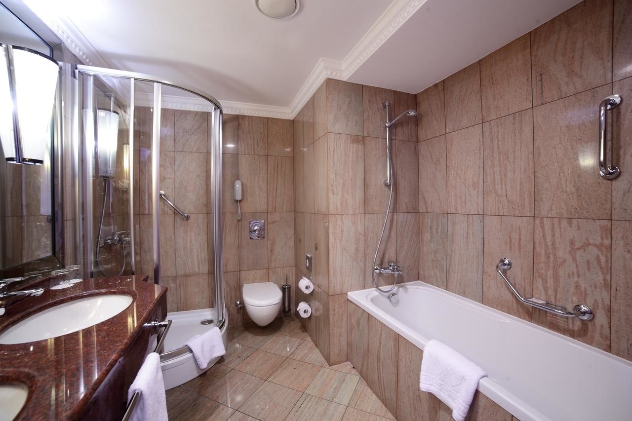 Отель Crowne Plaza Minsk Hotel Минск
