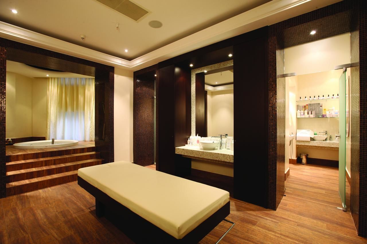Отель Crowne Plaza Minsk Hotel Минск-32