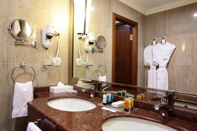 Отель Crowne Plaza Minsk Hotel Минск-16