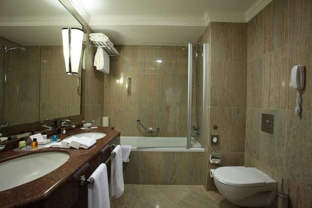 Отель Crowne Plaza Minsk Hotel Минск-18