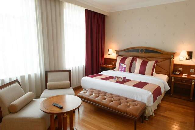 Отель Crowne Plaza Minsk Hotel Минск-19