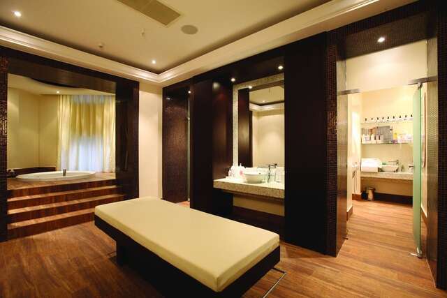 Отель Crowne Plaza Minsk Hotel Минск-31