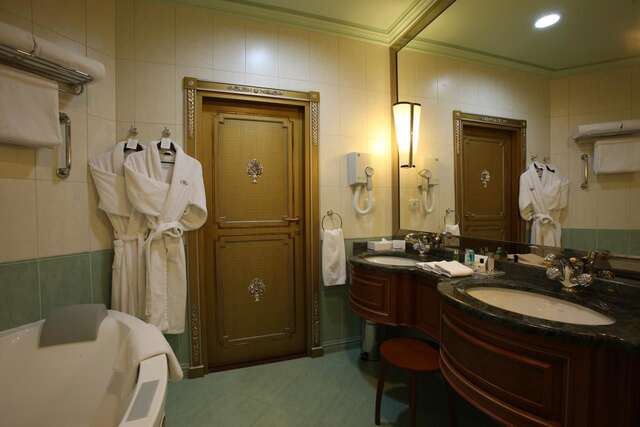 Отель Crowne Plaza Minsk Hotel Минск-41