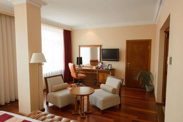 Отель Crowne Plaza Minsk Hotel Минск-44