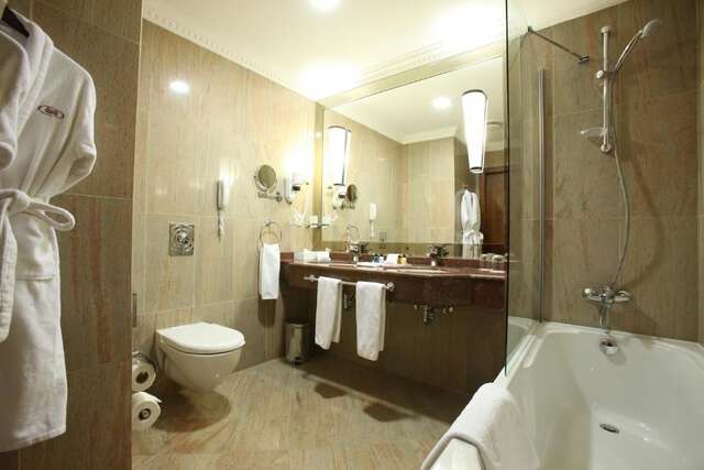 Отель Crowne Plaza Minsk Hotel Минск-51